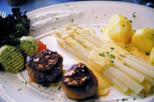 Landgasthof - Hotel Zum Stern Linden  외부 사진