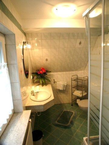 Landgasthof - Hotel Zum Stern Linden  외부 사진