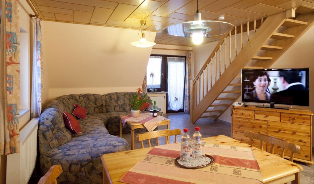 Landgasthof - Hotel Zum Stern Linden  외부 사진